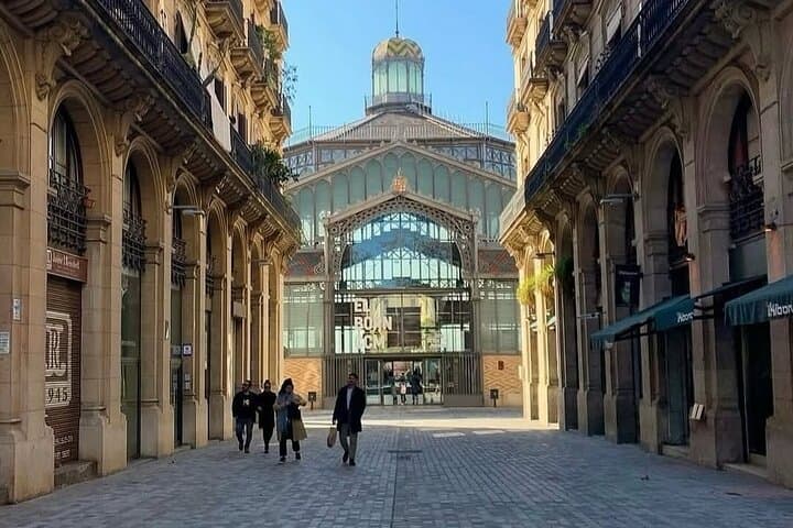 Barcelona Private Walking Tour with Chocolate Museum & 4 Tastings
