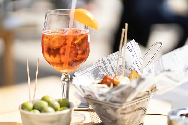 Valencia: Gourmet Tapas Tour by Bike or on Foot