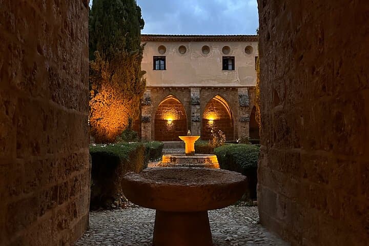 Explore the Stone Monastery and the Kingdom of Aragon from Madrid