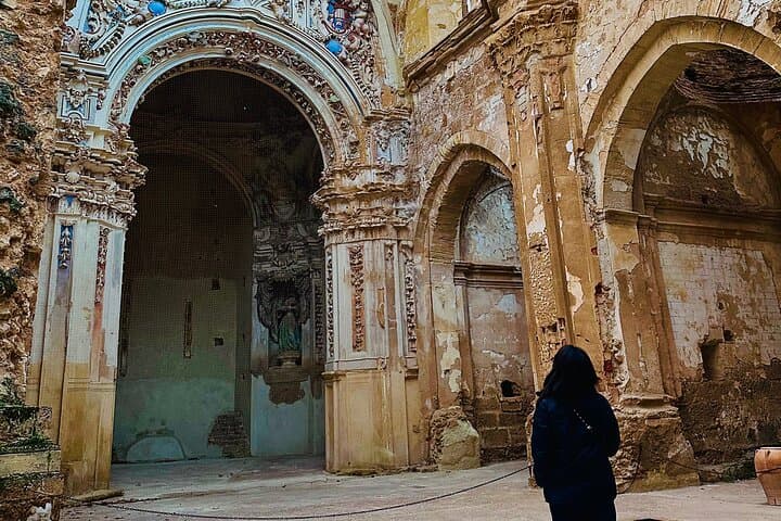 Explore the Stone Monastery and the Kingdom of Aragon from Madrid