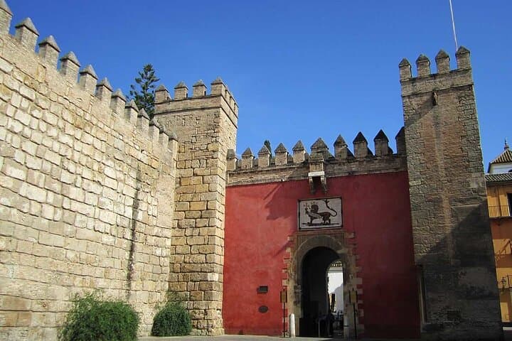 Seville: guided tour of Alcazar, Cathedral, Giralda and Santa Cruz
