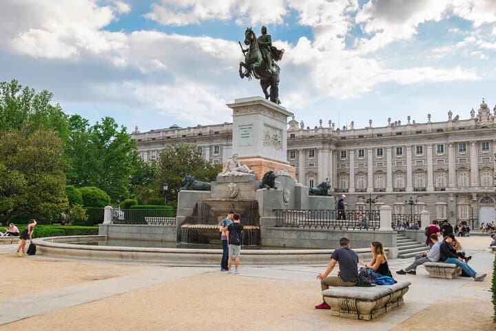 Private Madrid City Center & Tapas Walking Tour
