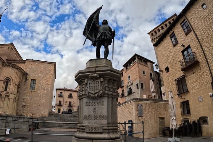 Estatua de Juan Bravo
