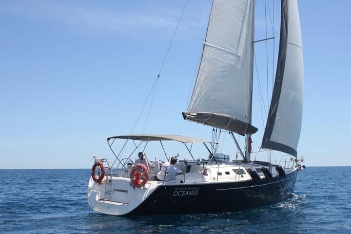 Big sailboat until 12 passengers + crew from Barcelona with Cava