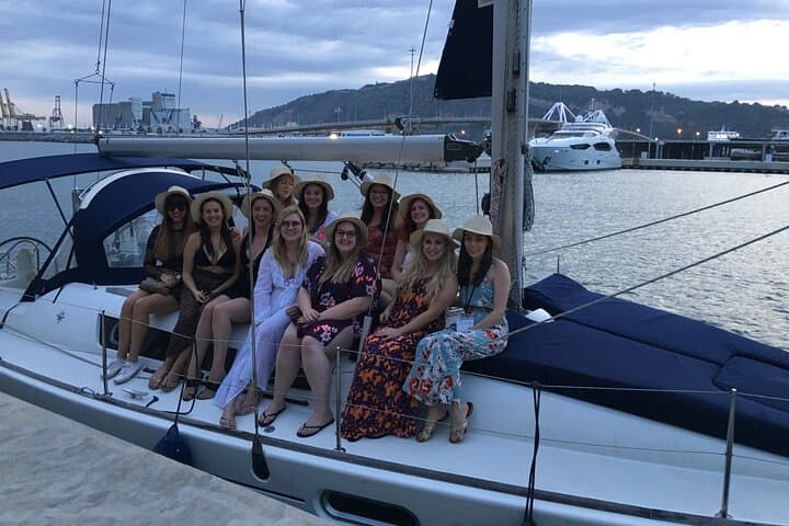 Big sailboat until 12 passengers + crew from Barcelona with Cava