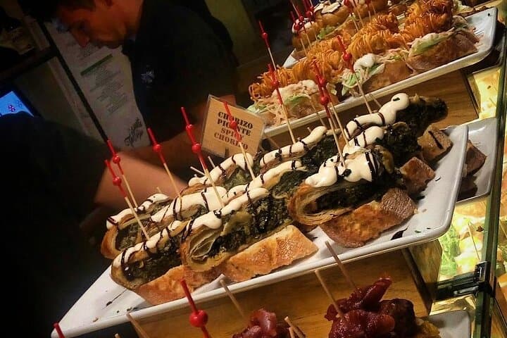 Barcelona Private Tour: Halal Tapas & Drinks with Local Expert