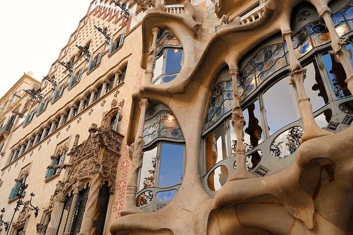Lower part of the façade of Casa Batlló
