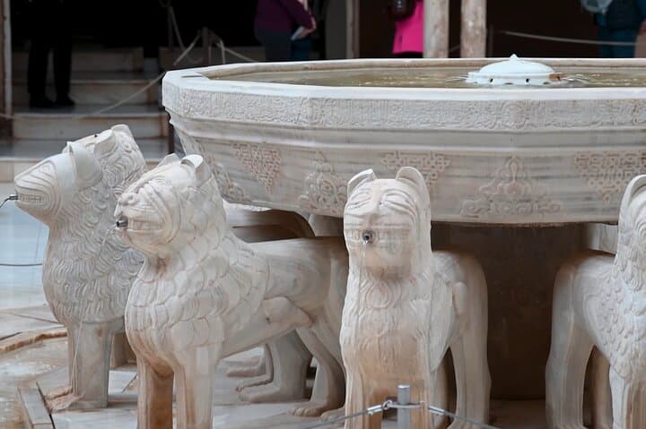 Fountain of the Lions in the Nasrid Palaces