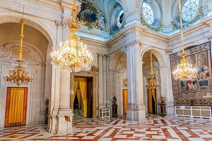 Madrid Royal Palace Expert Guided Tour