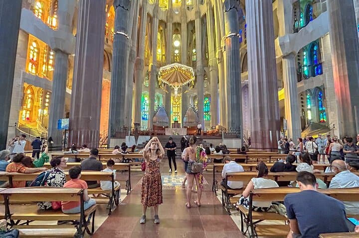 Sagrada Familia English Guided Tour & Optional Tower Access