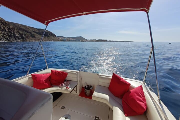 2 hour Private Luxury Champagne Cruise with Snorkeling