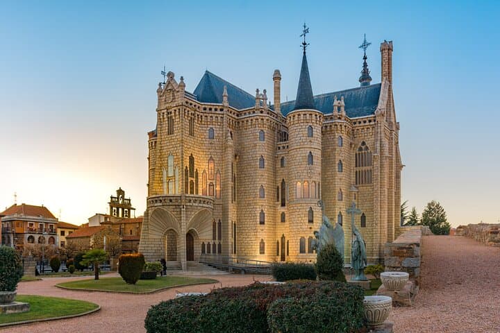 Gaudí Palace, Astorga