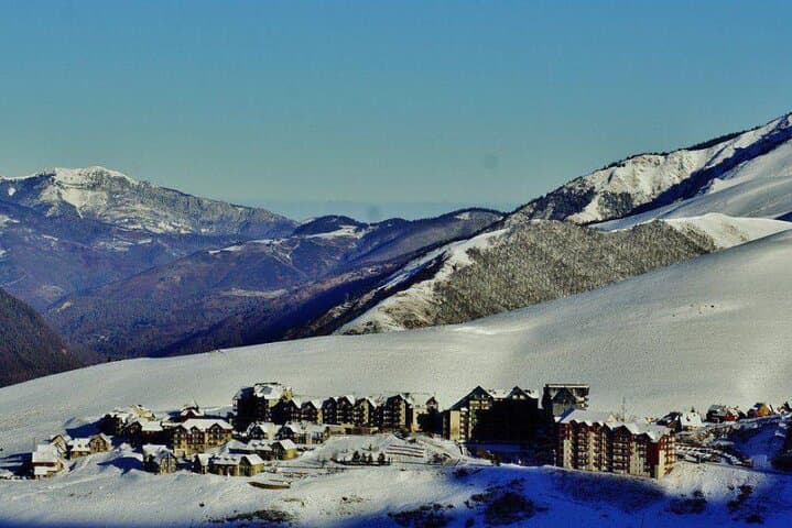 Tour from Barcelona to Beautiful Montserrat mountains