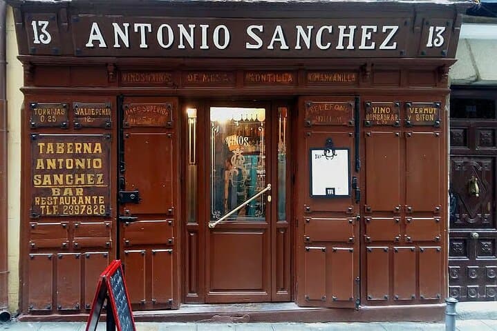 Valencia: Gourmet Tapas Tour by Bike or on Foot
