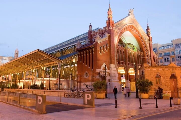 Valencia: Gourmet Tapas Tour by Bike or on Foot