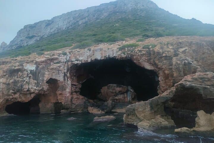 Carved Cova Tour with Wine Glass