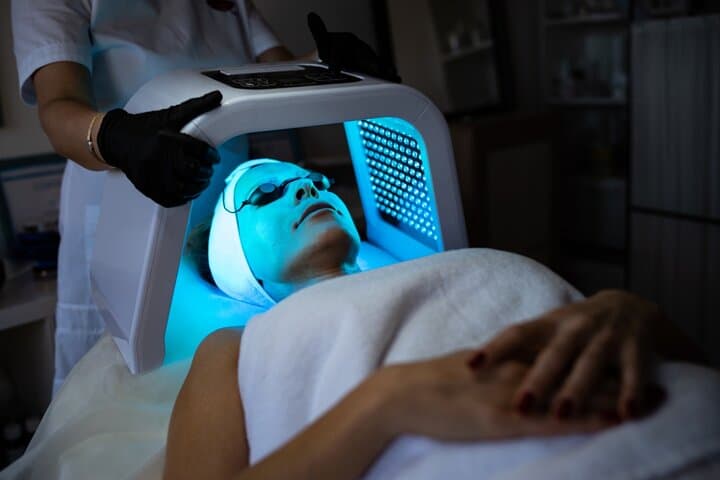 Moisturizing Facial Cleansing Experience in Madrid