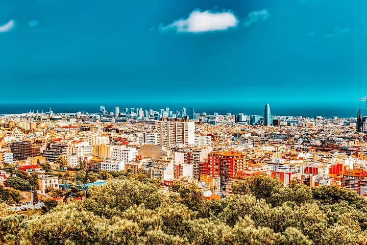 Montjuïc Castle & Gothic Quarter Tour with Cable Car Experience