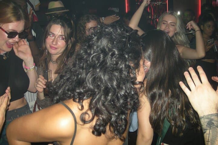 Barcelona Bar Crawl: 3 Hosted Bars + VIP Club Entry