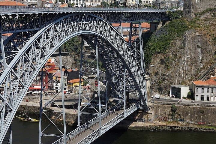 Private Transfer from Santiago de Compostela to Porto