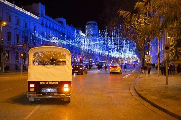 Madrid Christmas Lights Tour in Eco Tuk Tuk Private