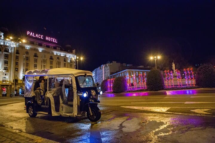 Madrid Christmas Lights Tour in Eco Tuk Tuk Private