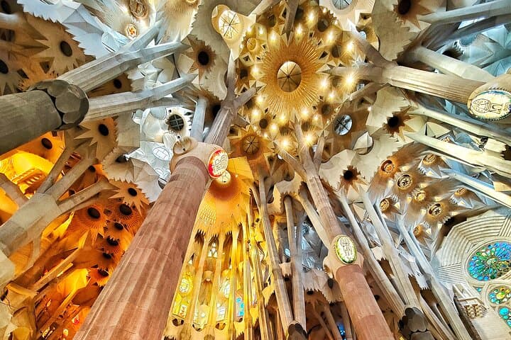 Sagrada Familia small group tour with an Architect Guide