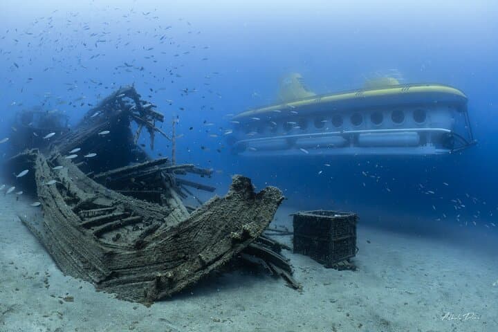 Through huge panoramic windows you will spot three mysterious shipwrecks and a variety of marine life all swimming freely.
