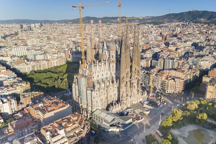 Sagrada Familia (With Reserved Entry) Semi-Private Tour 8ppl Max