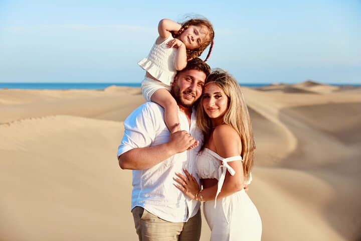 Photoshoot in Maspalomas with Female Photographer