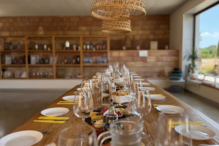 AVENIDA WINE EXPERIENCE- Treasures of the local wine