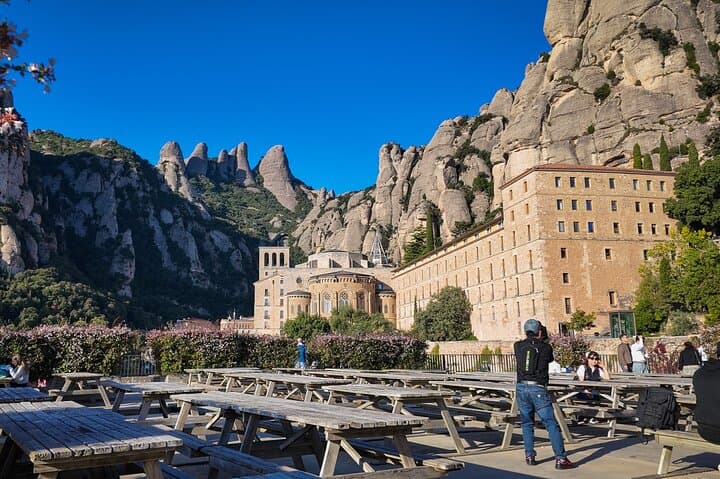 Montserrat Small Group Tour Basilica Moreneta with Transfer