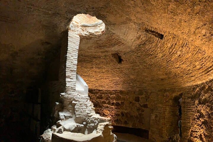 Tour Toledo 5 Underground Discover Hidden History in English