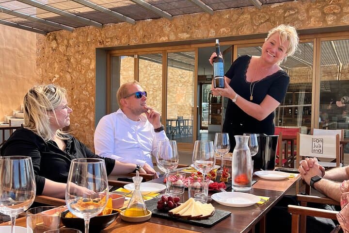 AVENIDA WINE EXPERIENCE- Treasures of the local wine