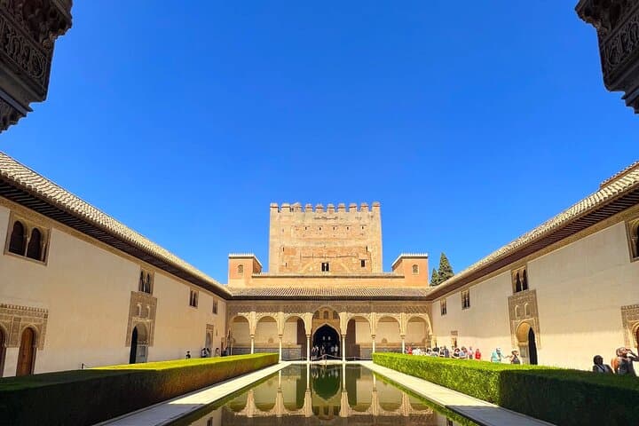 Premium Half Day Tour of the Alhambra of Granada + tickets