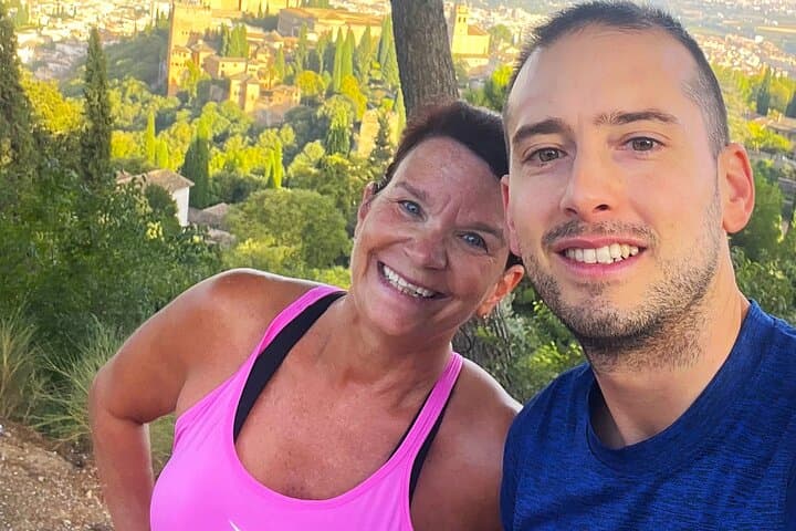 Running tour in Granada and the Alhambra surroundings