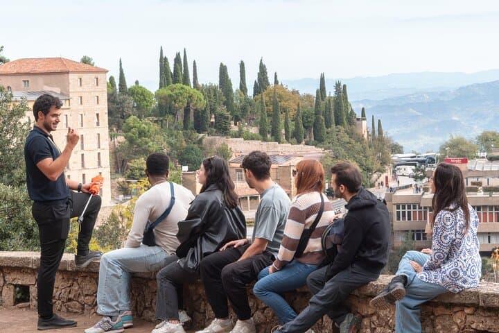 Montserrat Half Day Round Trip Private Experience with Moreneta