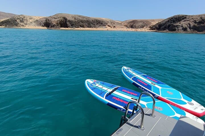 Private yacht in Papagayo Beaches with Gourmet or Premium menu