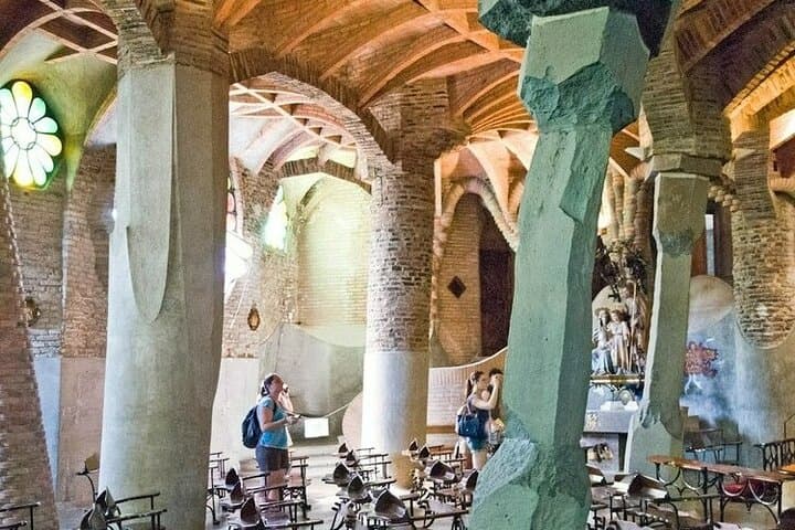 Wines & Wonders: Gaudí Unveiled & Premium Wine Escape