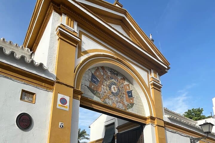 Seville Palaces: Dueñas Palace and Pilate House Tour