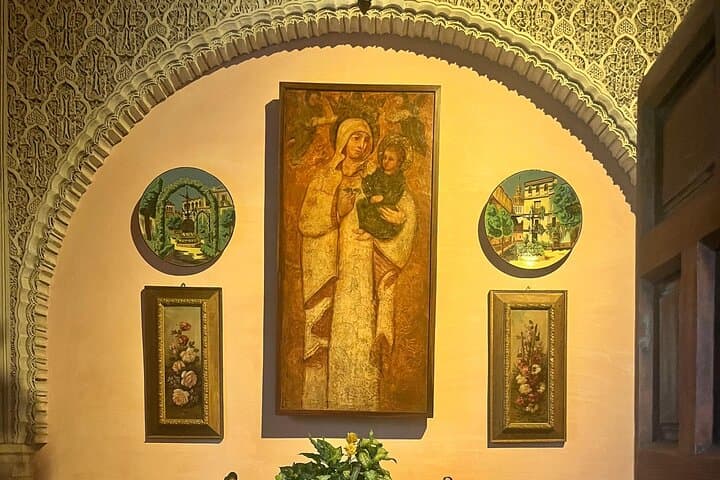 Seville Palaces: Dueñas Palace and Pilate House Tour
