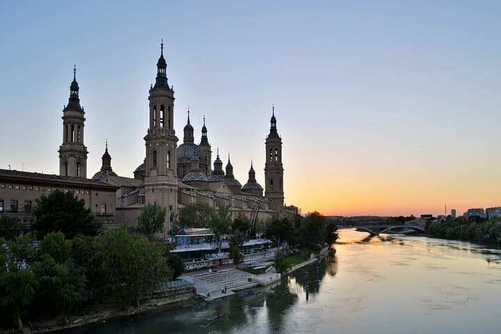 Zaragoza Scavenger Hunt and Highlights Self Guided Walking Tour