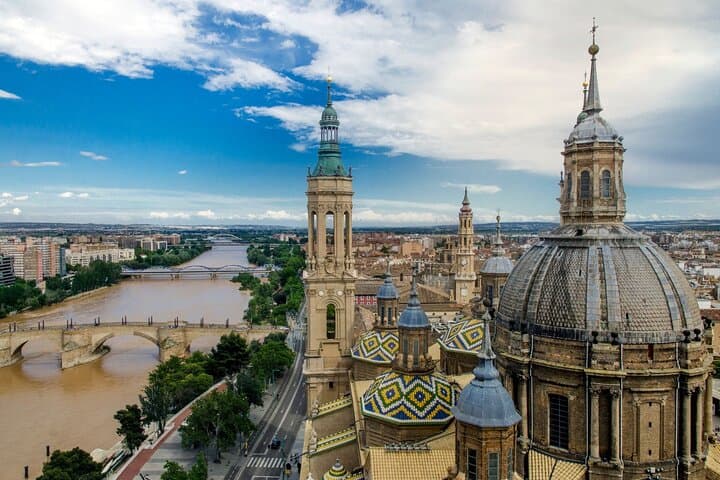 Zaragoza Scavenger Hunt and Highlights Self Guided Walking Tour
