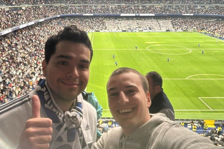 Madrid: Real Madrid football matchday experience with local