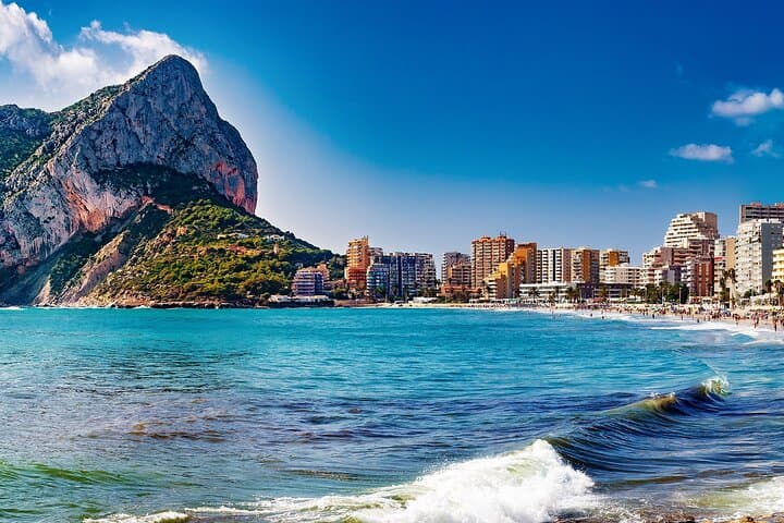 Alicante: Private Tour to Guadalest, Polop & Canelobre Caves