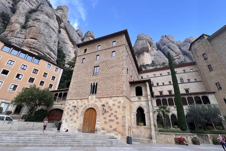 Barcelona to Montserrat Monastery Private Day Trip