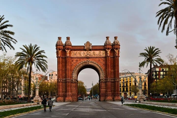 Barcelona Private Walking Tour with a Local