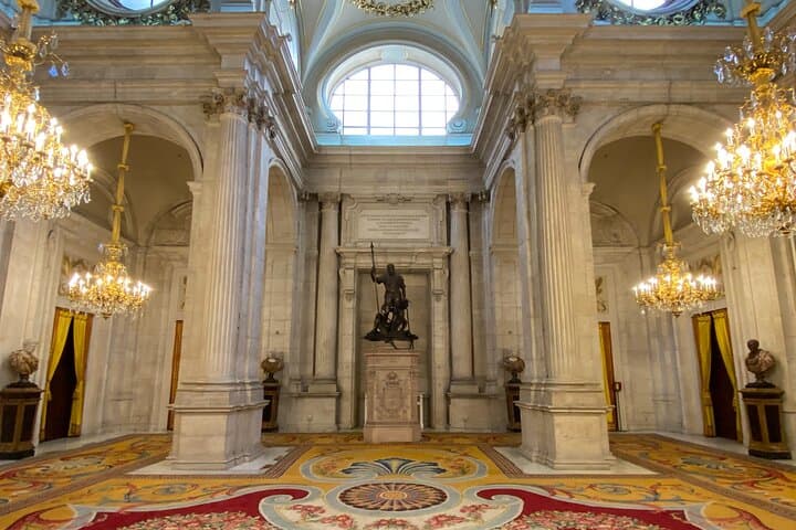 Royal Palace Private tour Tickets included