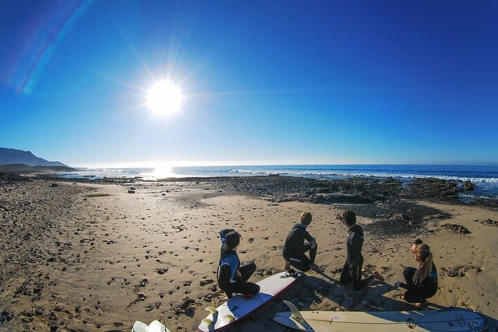 Surfcoach explains the line-up and currents before ES enters the water.