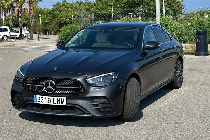 Private Barcelona Airport–City Transfer E-Class, V-Class, Minibus